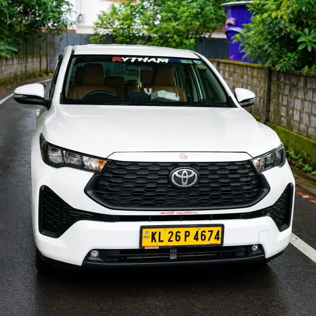 innova hycross taxi